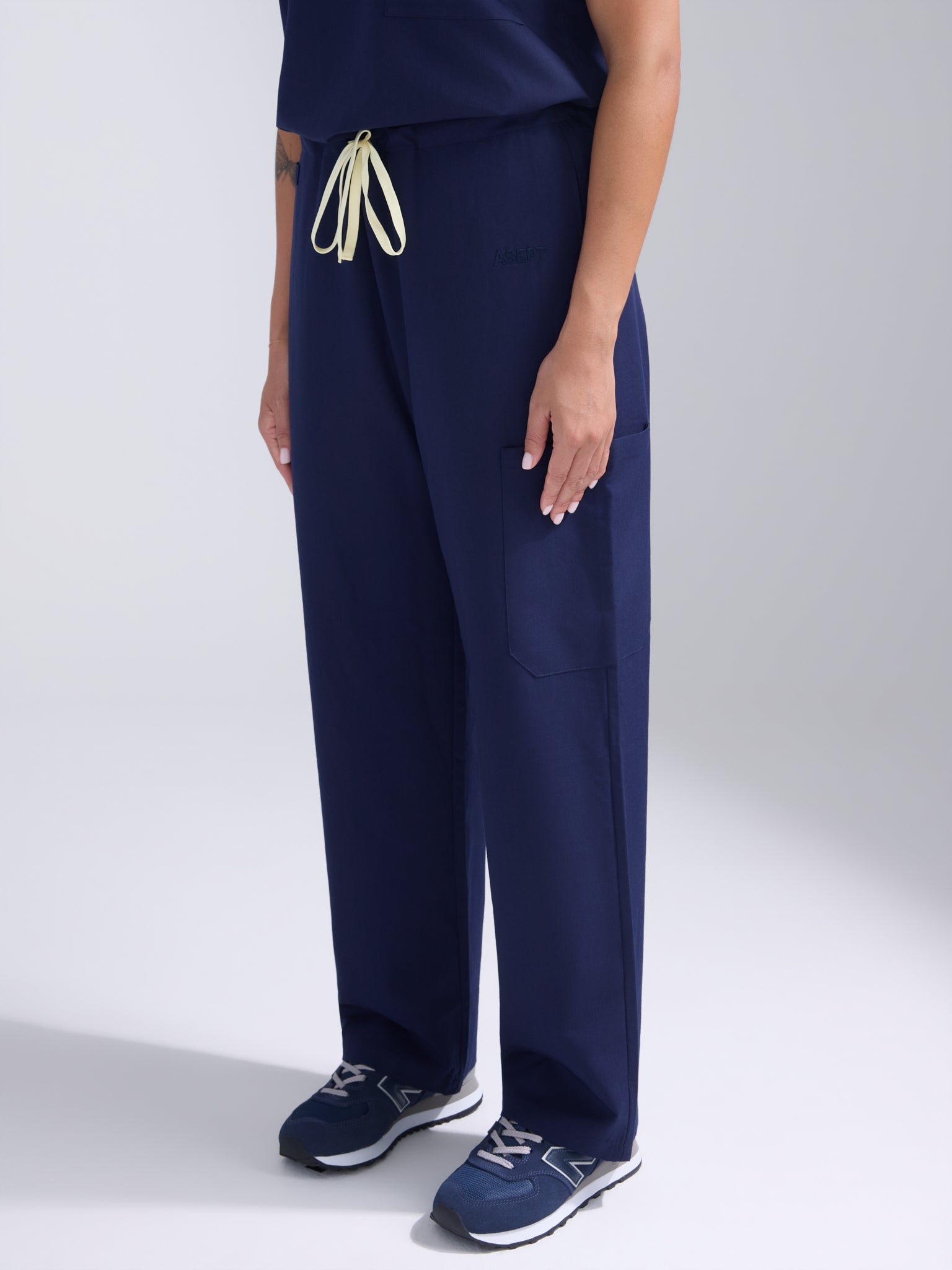 Classic Pant • Navy