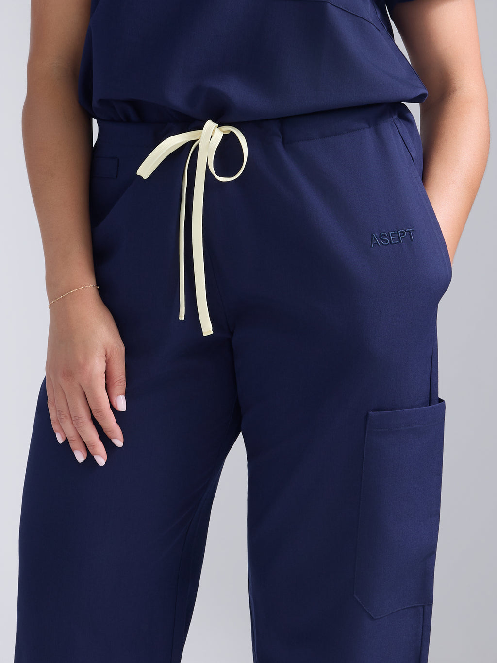 Classic Pant • Navy