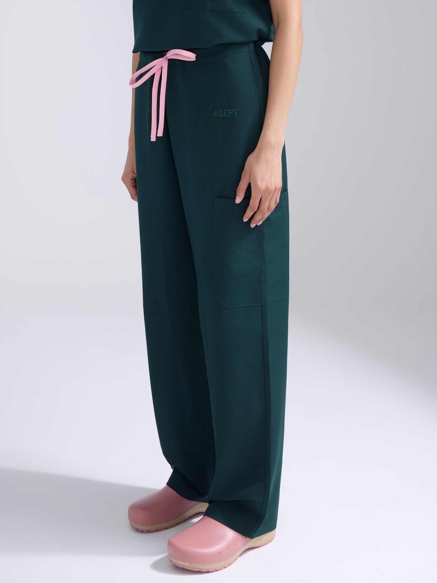 Classic Pant • Forest Green