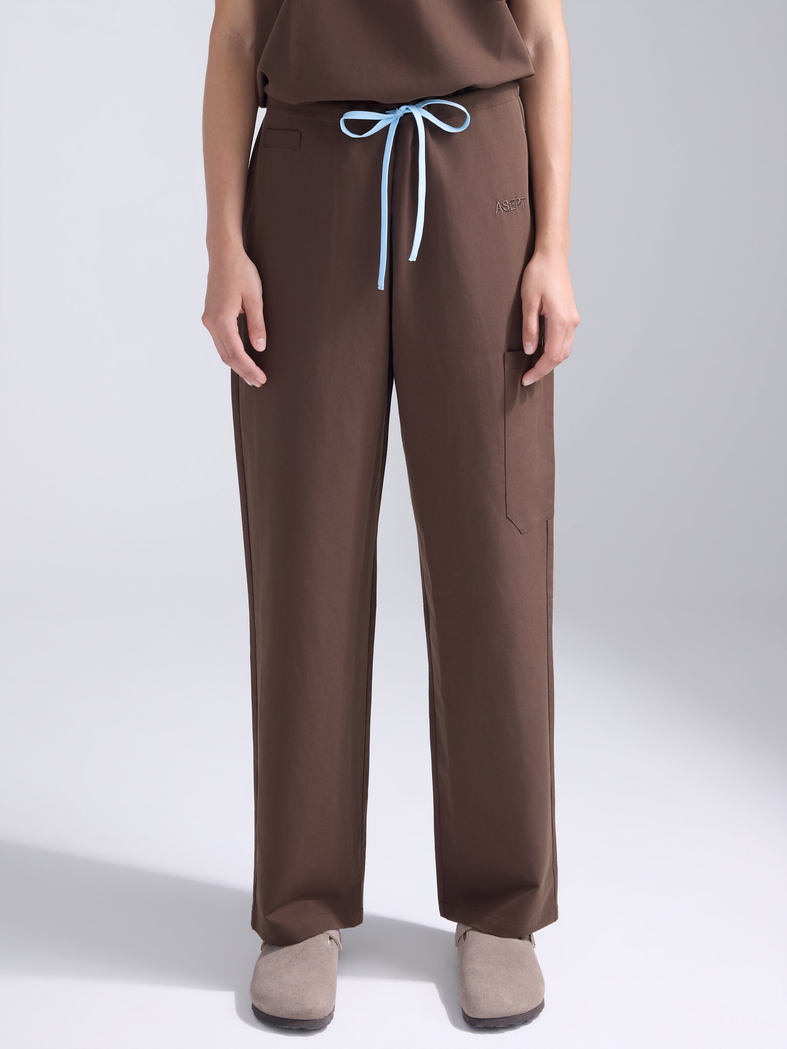 Classic Pant • Mocha